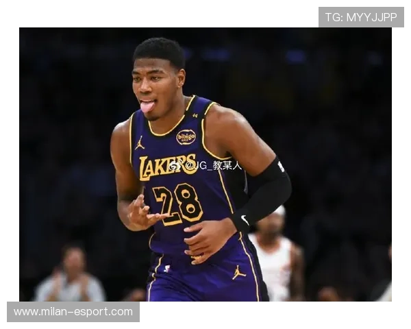 八村塁关键篮板，湖人内线稳固