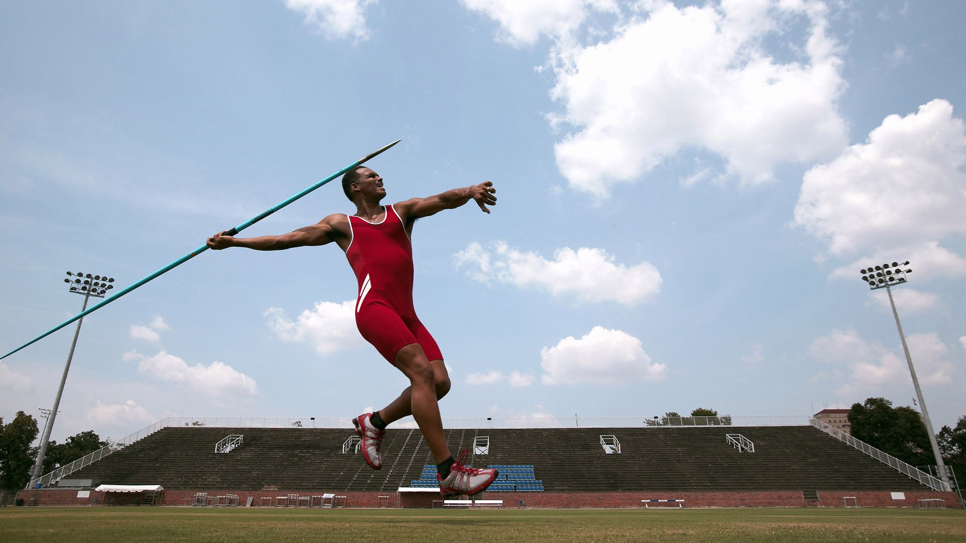 世界杯之后：克罗地亚队游行 38岁魔笛获全城致敬